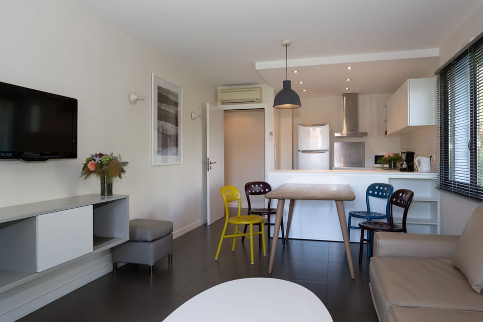 Apartment, 2 Bedrooms | Private kitchen | Electric kettle