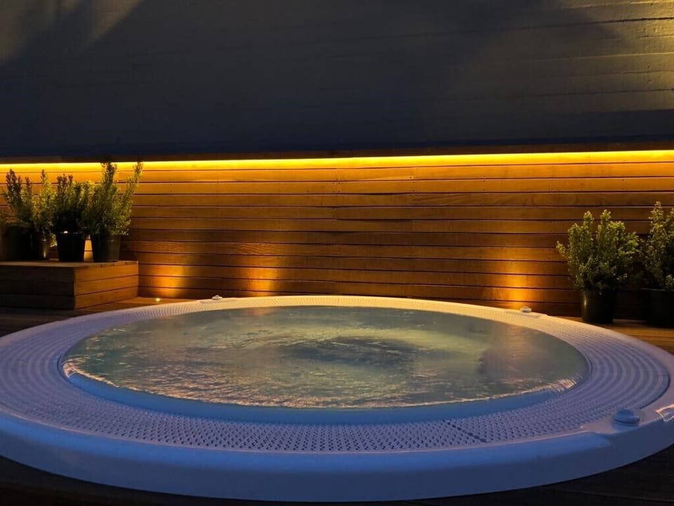 Carlton Tel Aviv Hotel Hotel in Tel Aviv-Yafo