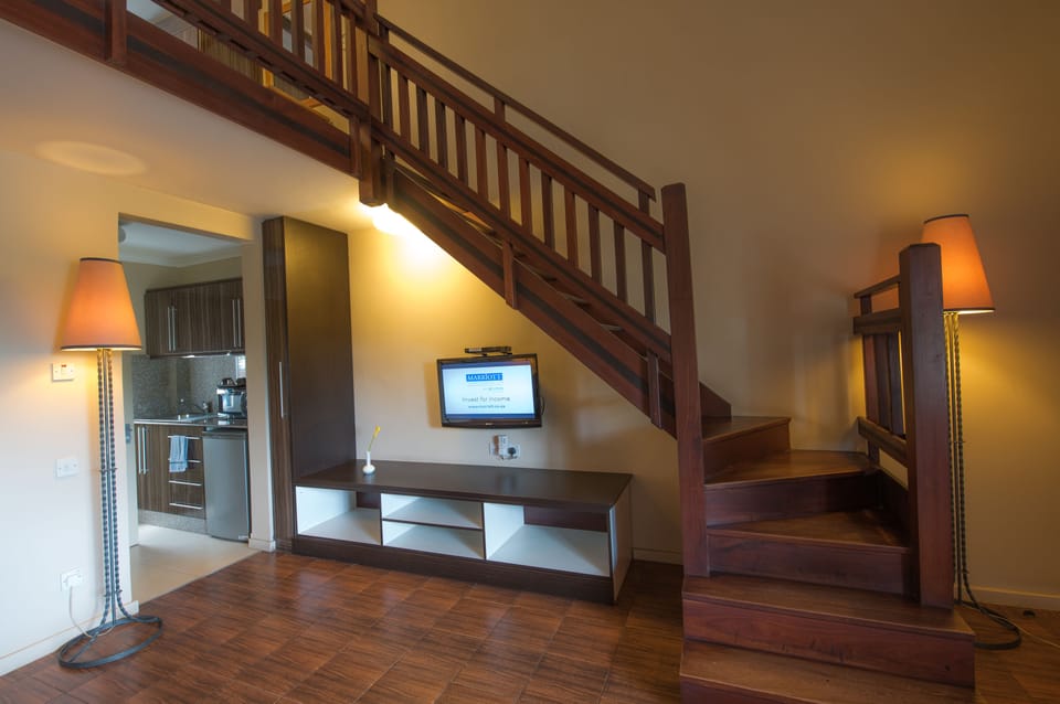Loft, 1 Bedroom | Living room | 32-inch LCD TV with satellite channels, TV