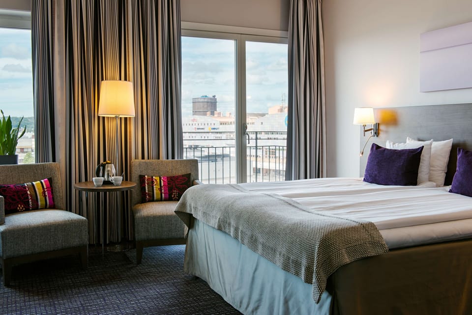 Family Room | In-room safe, free cribs/infant beds, bed sheets