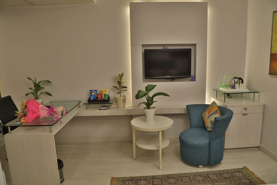 Superior Room, 1 Double Bed | Premium bedding, minibar, in-room safe, desk