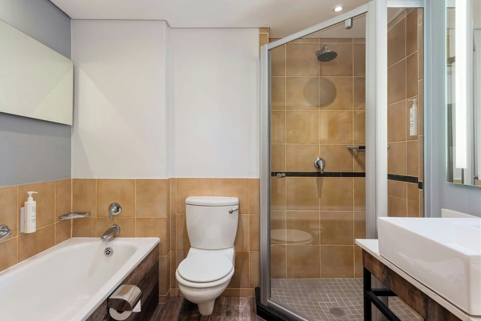 Room, 2 Twin Beds | Bathroom | Separate tub and shower, deep soaking tub, free toiletries, hair dryer