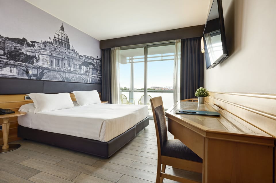 Superior Triple Room | 1 bedroom, hypo-allergenic bedding, minibar, in-room safe