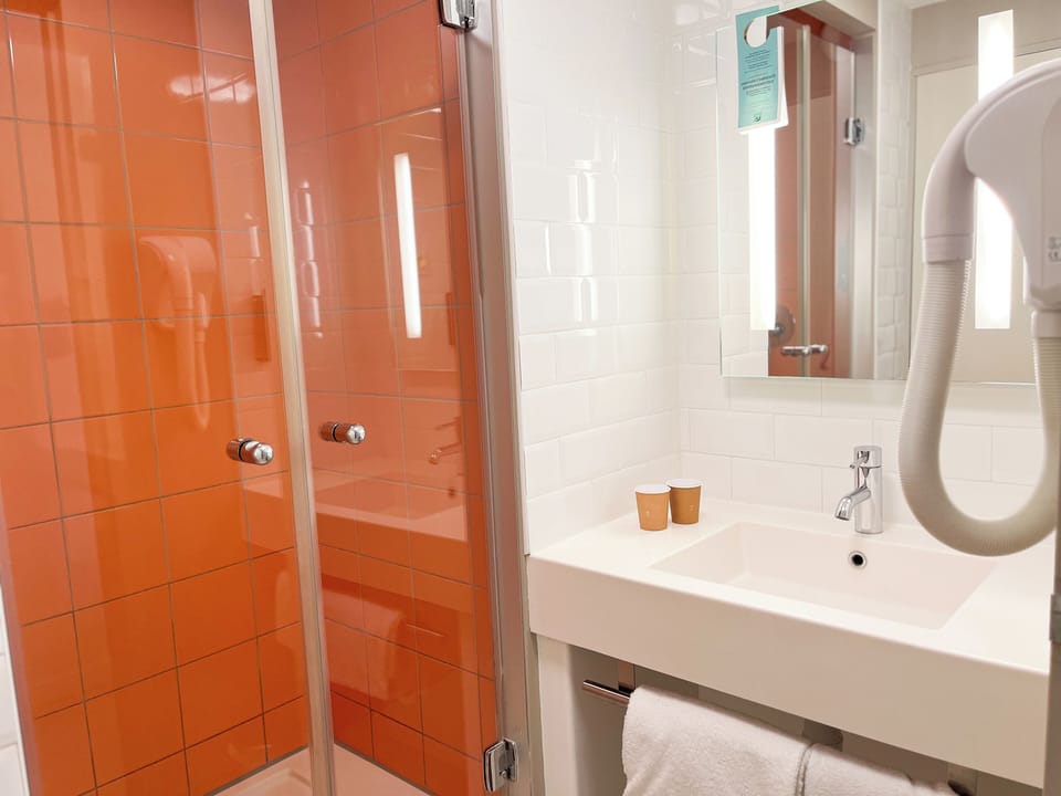 Bathroom shower