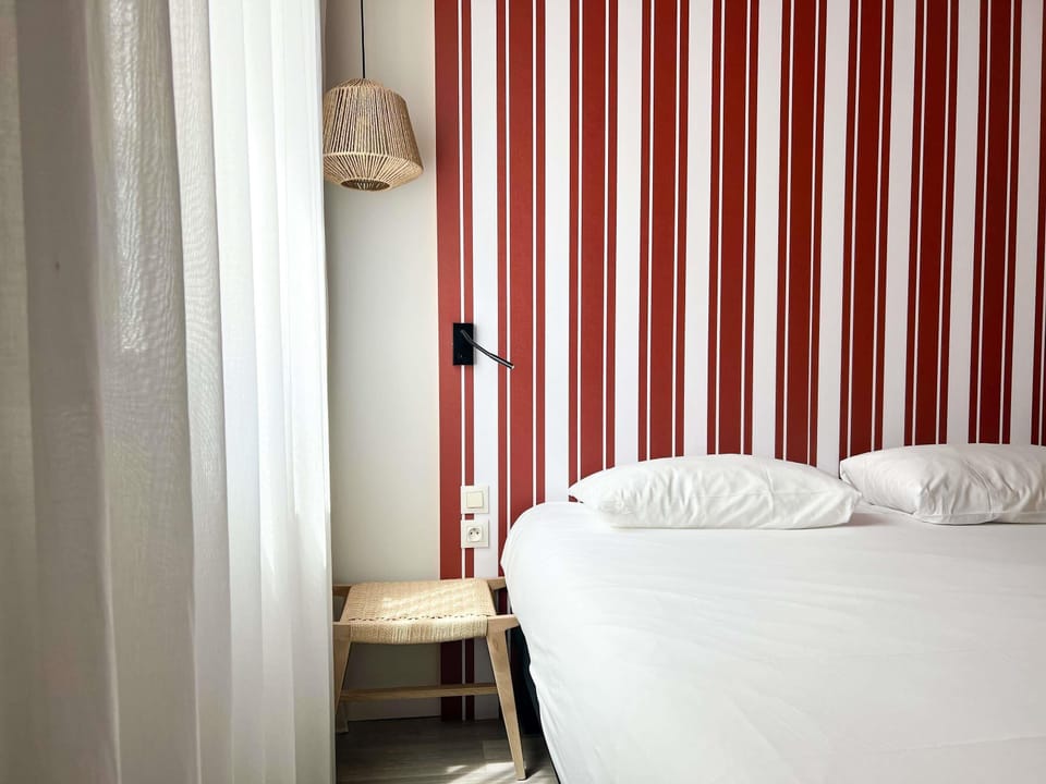 Standard Double Room, 1 Double Bed | In-room safe, desk, laptop workspace, soundproofing