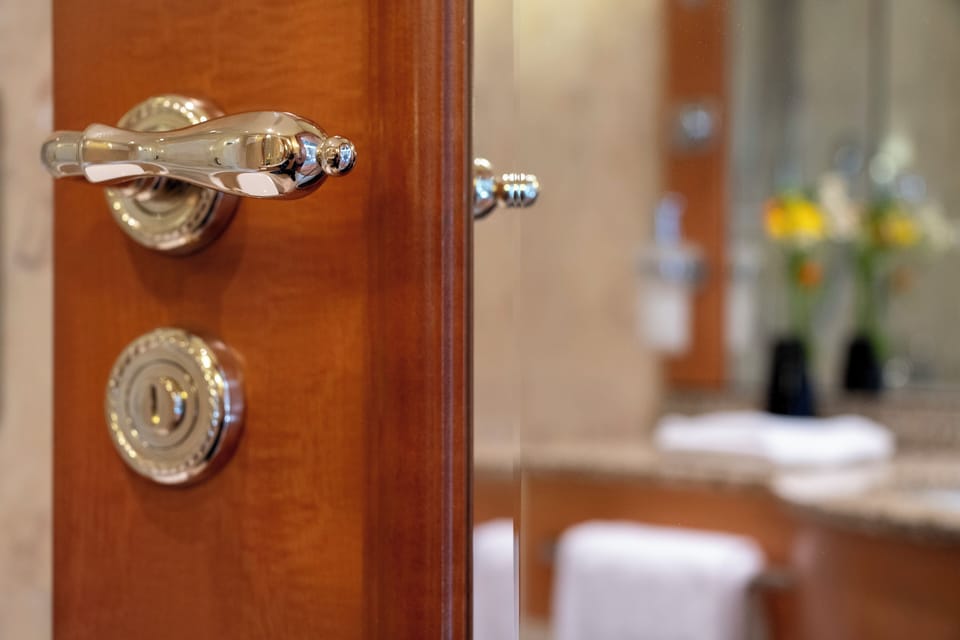 Superior Suite, Terrace | Bathroom | Free toiletries, hair dryer, towels, soap