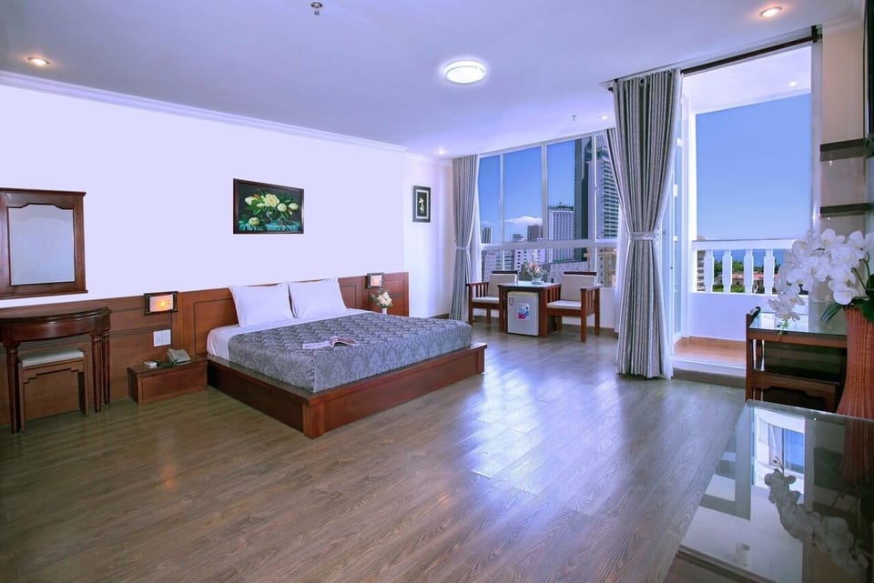 Premier Room (VIP) | Minibar, desk, blackout drapes, free WiFi