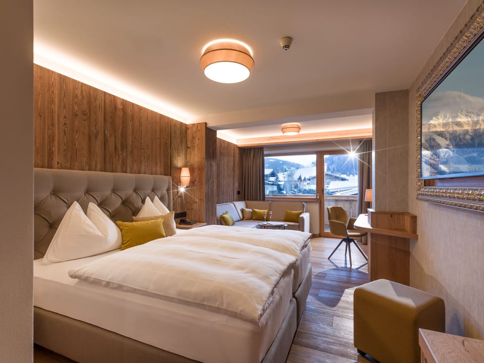 Comfort Double Room, 1 Bedroom, Balcony | Living area | Flat-screen TV