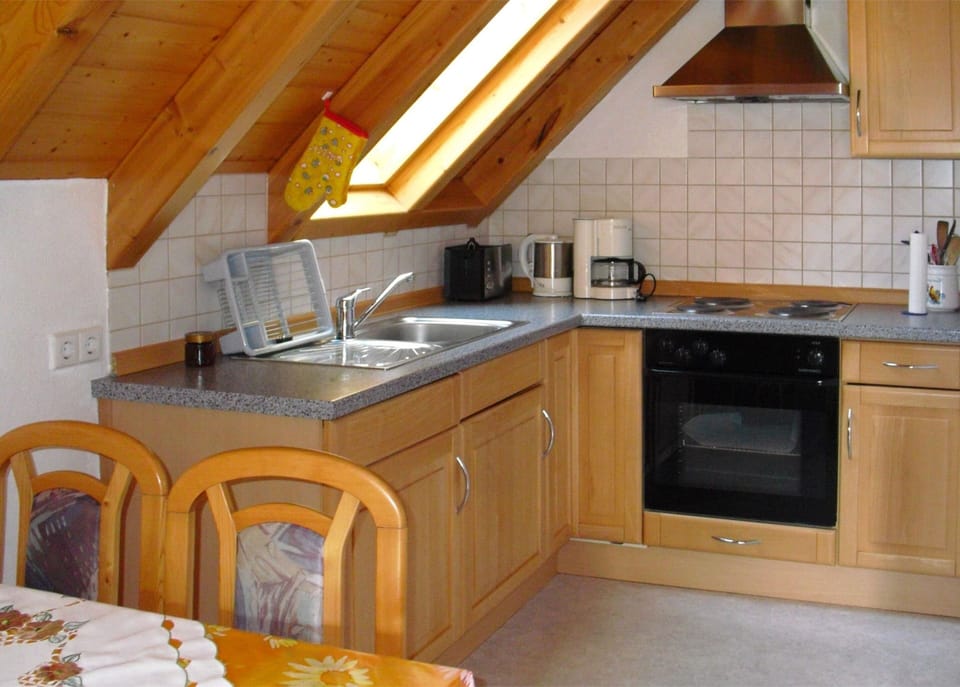 Apartment | 1 bedroom, individually furnished, iron/ironing board, bed sheets