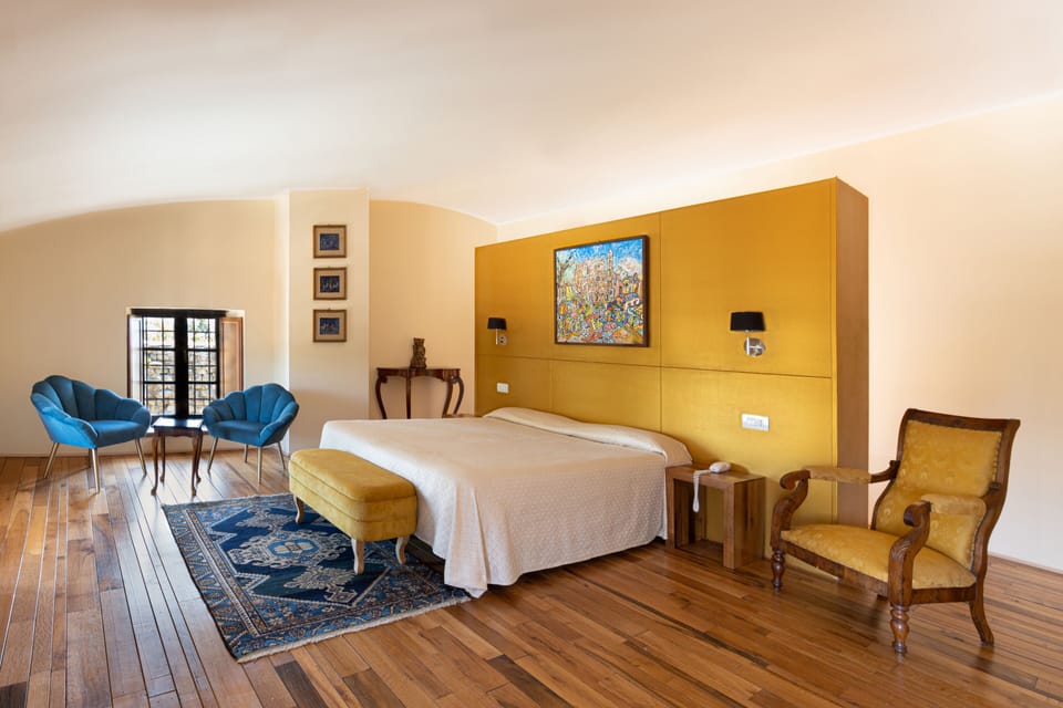 Standard Room | Minibar, desk, free cribs/infant beds, rollaway beds