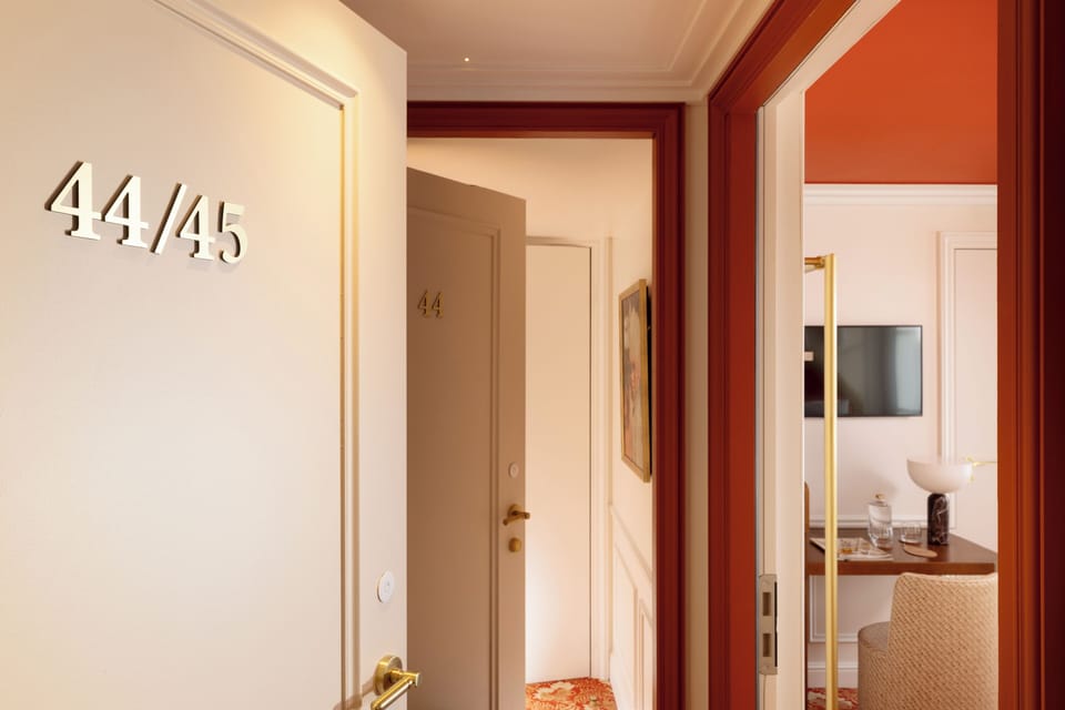Family Room | Premium bedding, minibar, in-room safe, desk
