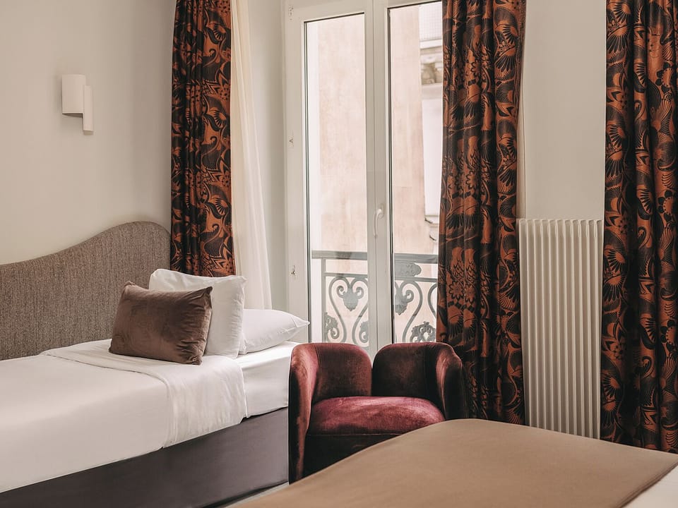 Deluxe Triple Room | Premium bedding, minibar, in-room safe, desk