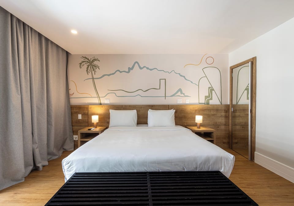 Deluxe Double Room, 1 Queen Bed, Balcony | Minibar, in-room safe, desk, blackout drapes