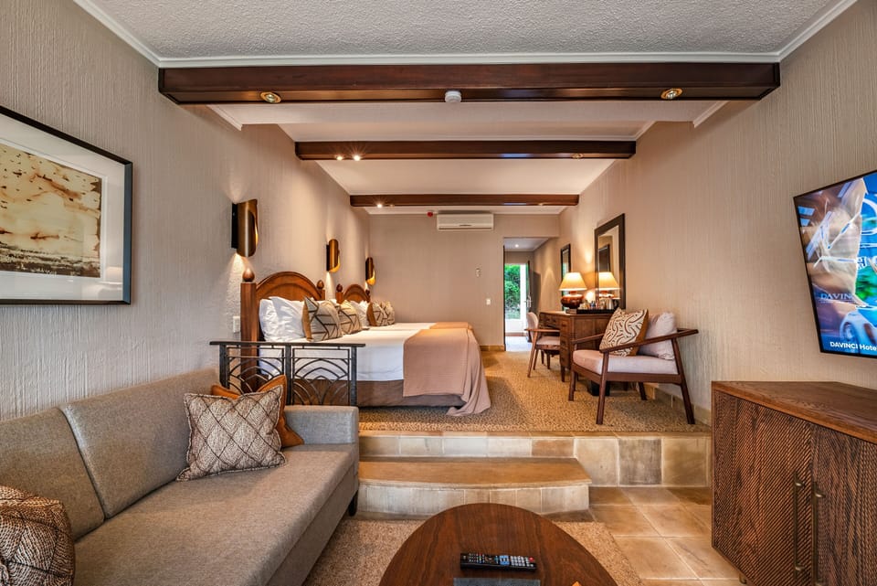 Family Room | Hypo-allergenic bedding available, minibar, in-room safe, desk