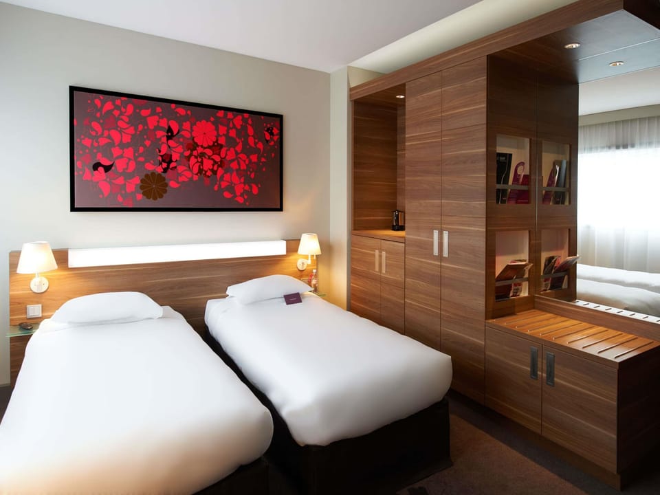 Premium bedding, pillowtop beds, in-room safe, desk