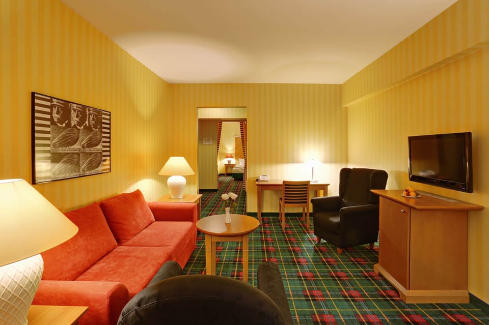 Premium bedding, in-room safe, desk, soundproofing