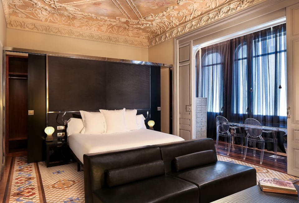 Suite | Minibar, in-room safe, free WiFi, bed sheets