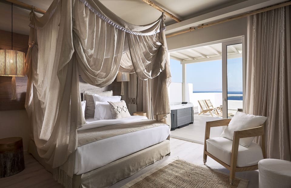Honeymoon Suite, Sea View, Private Hot Tub | Hypo-allergenic bedding, minibar, in-room safe, desk