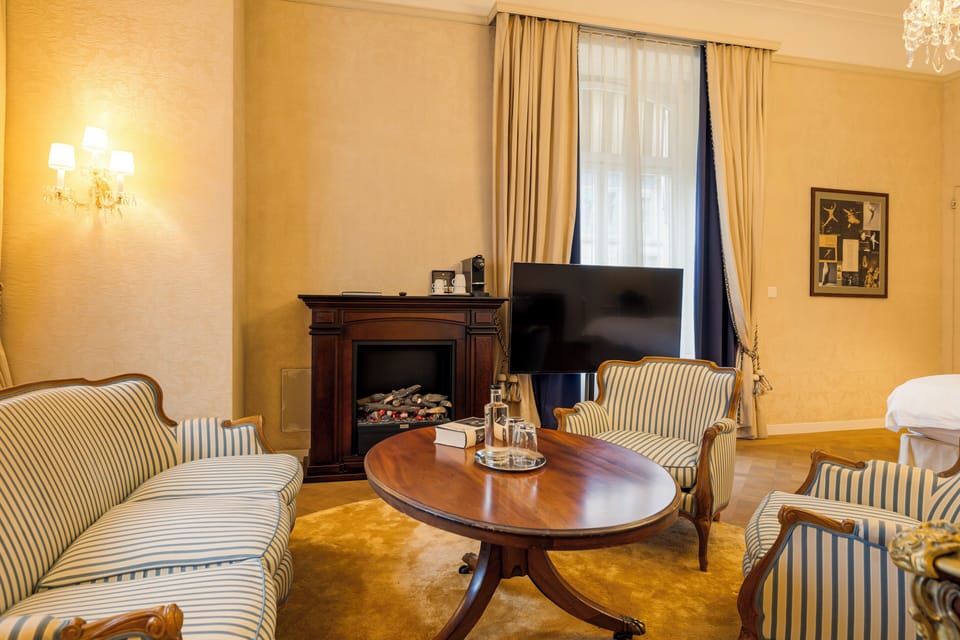 Suite | Living area