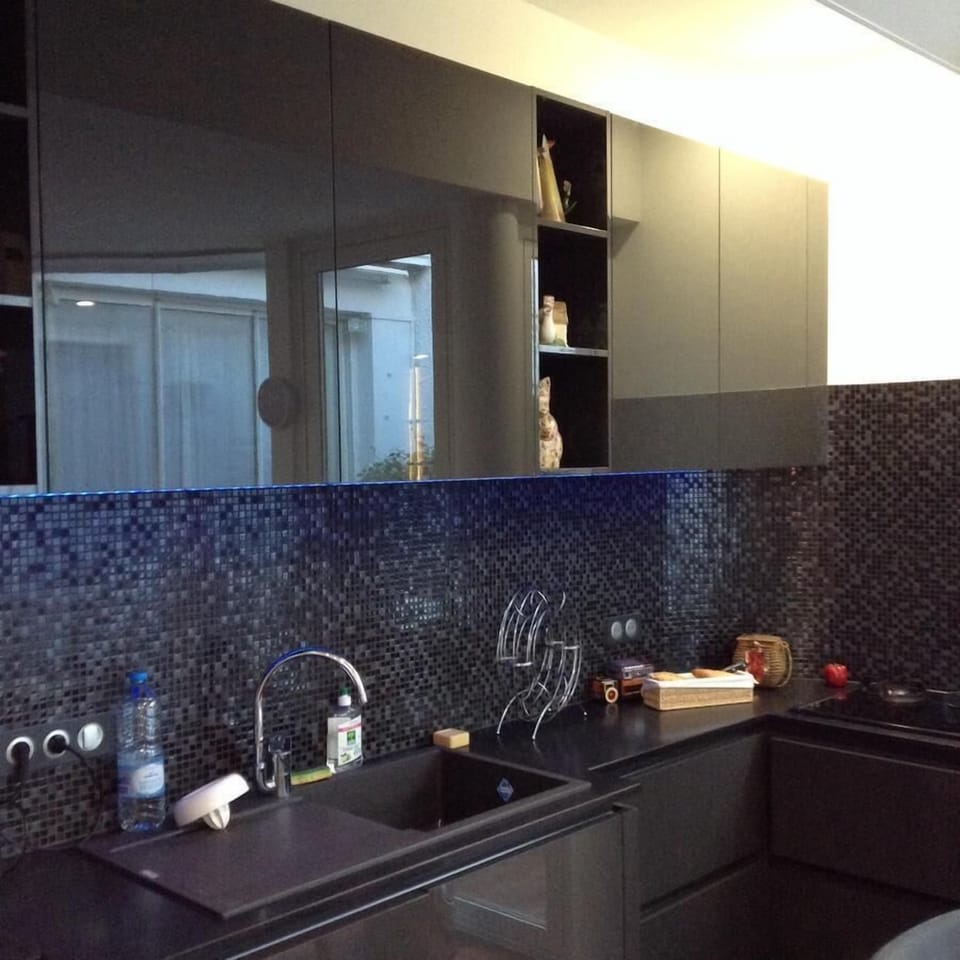 Loft | Private kitchen | Stovetop, electric kettle, cookware/dishes/utensils
