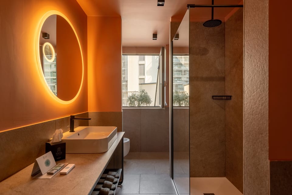 Executive Double or Twin Room | Bathroom | Rainfall showerhead, eco-friendly toiletries, hair dryer, slippers
