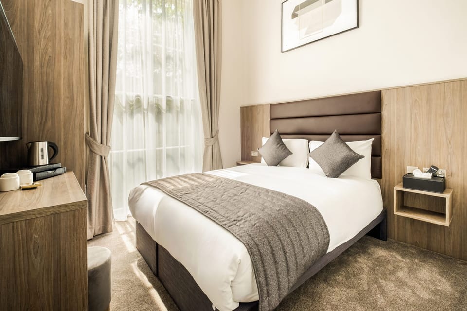 Double Room | In-room safe, desk, laptop workspace, iron/ironing board