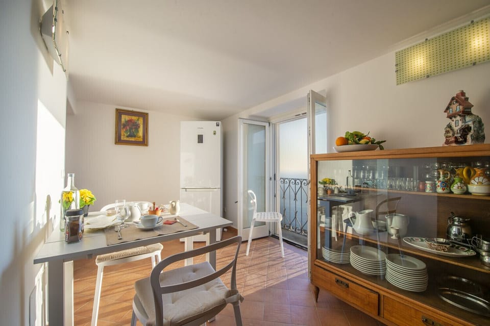 House, 1 Bedroom | Living area | Flat-screen TV