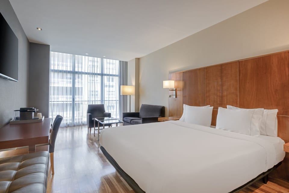 Superior Room, 1 King Bed | Hypo-allergenic bedding, minibar, in-room safe, desk