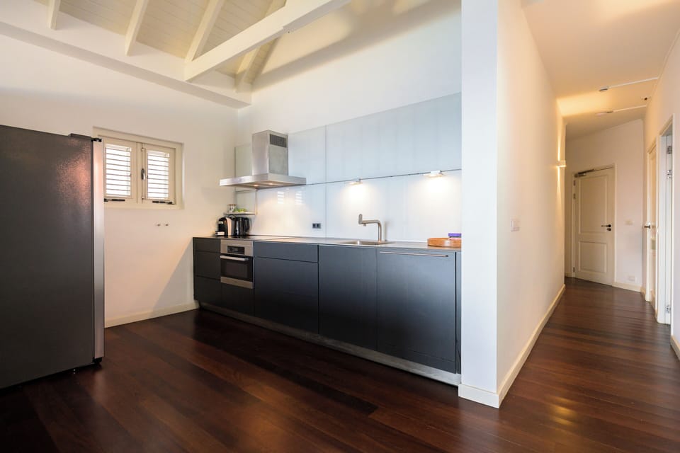 Fridge, coffee/tea maker, electric kettle