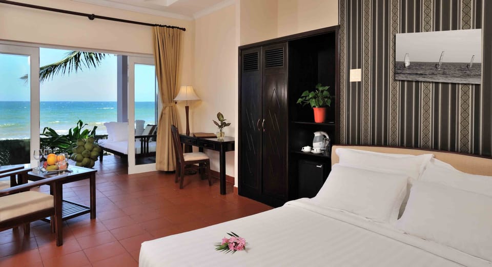 Villa, Beachfront | Minibar, in-room safe, desk, blackout drapes