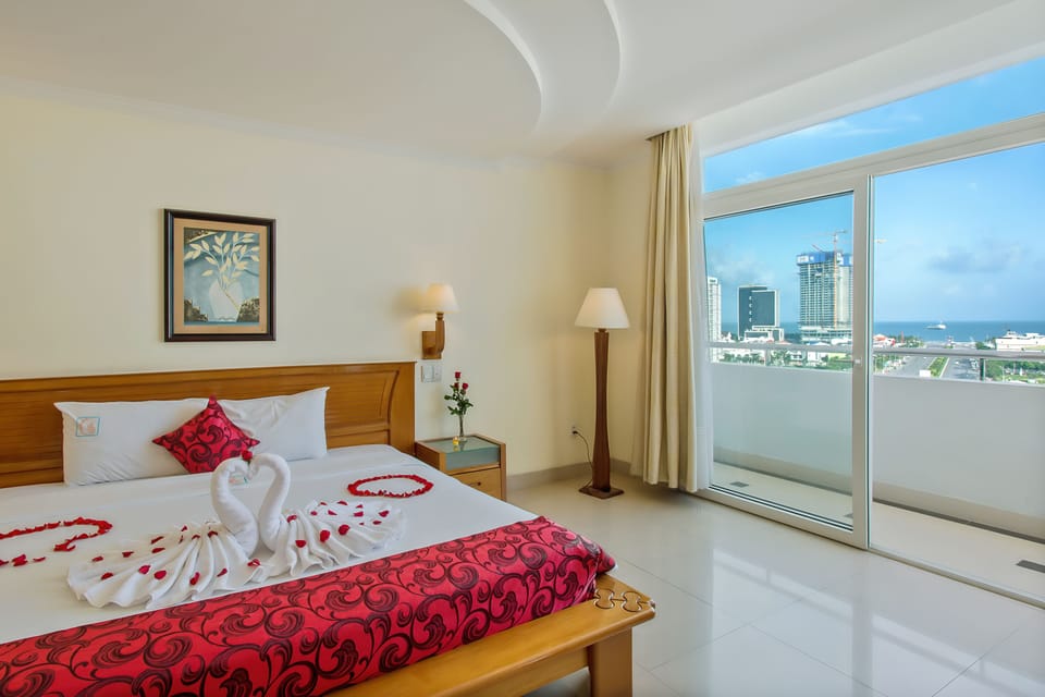 Deluxe Double Room | Minibar, in-room safe, desk, WiFi (free)