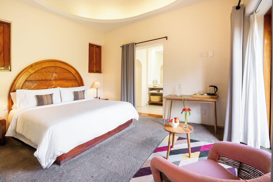 Deluxe King | Premium bedding, down comforters, Select Comfort beds