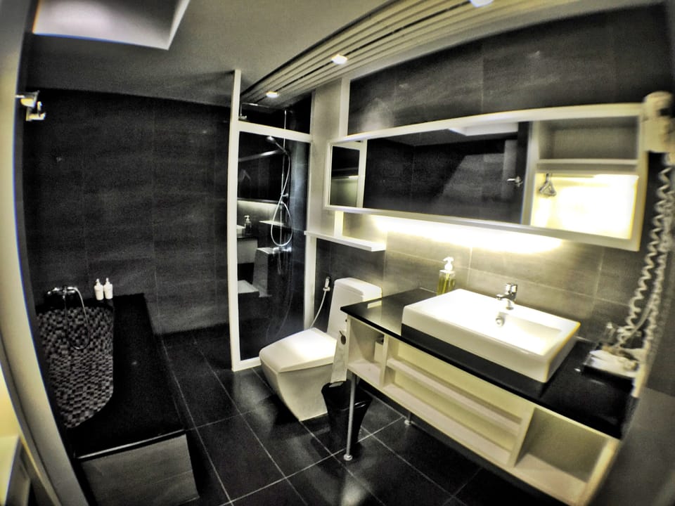 Shower, free toiletries, hair dryer, towels