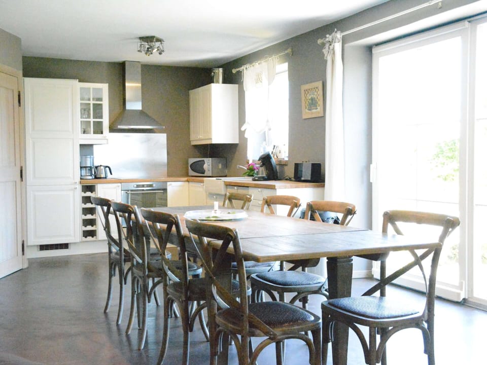 Cottage | Dining