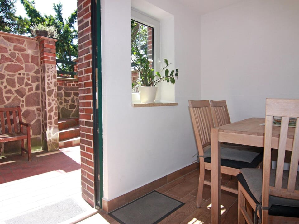 Apartment | Dining