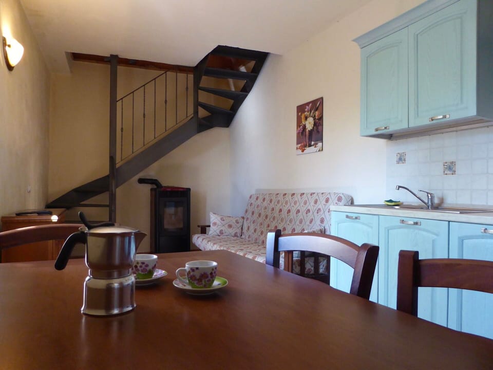 House | Private kitchen | Stovetop, highchair