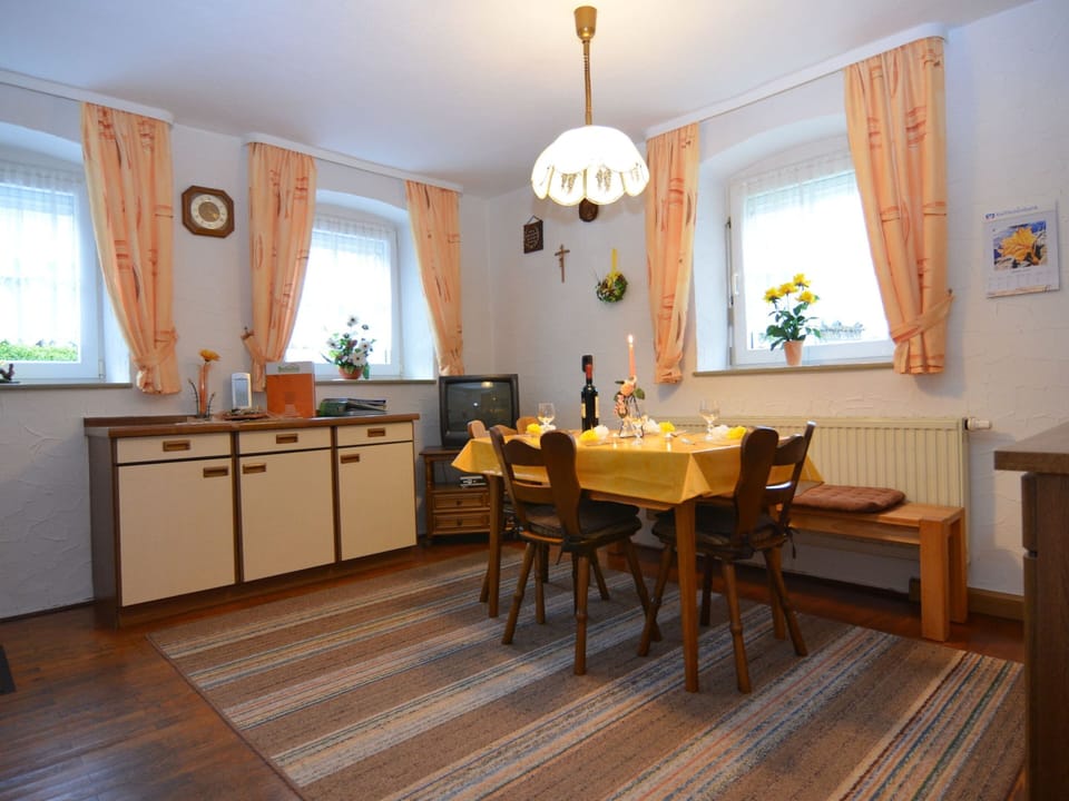House | Dining