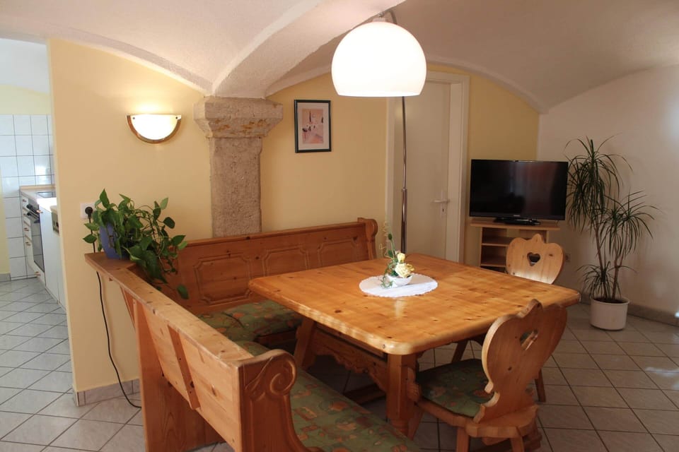 Apartment | Dining