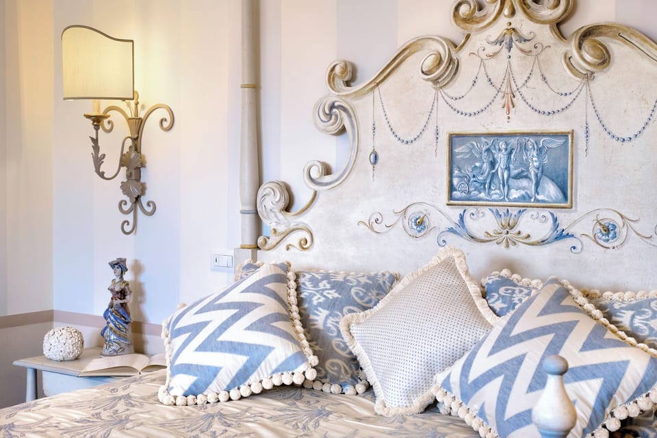 Junior Suite | Premium bedding, in-room safe, individually decorated