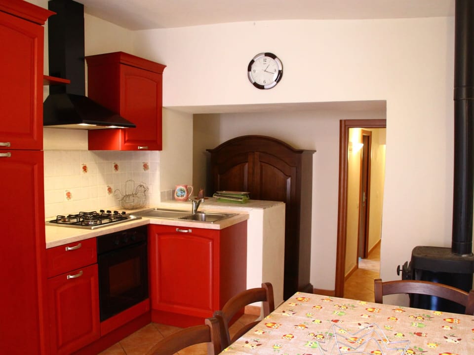 House | Private kitchen | Stovetop, highchair