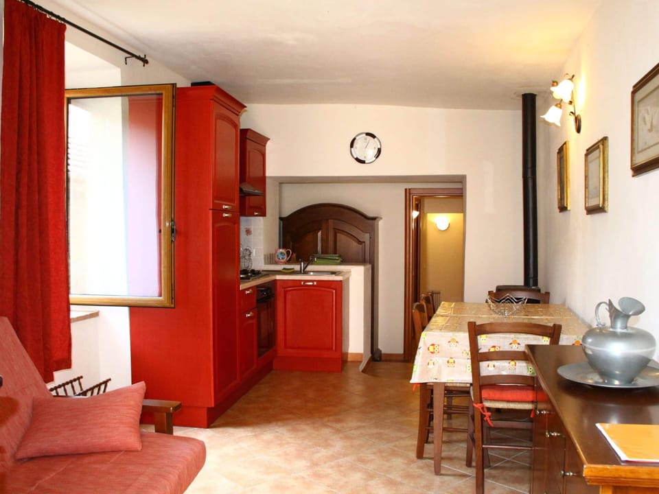 House | Private kitchen | Stovetop, highchair