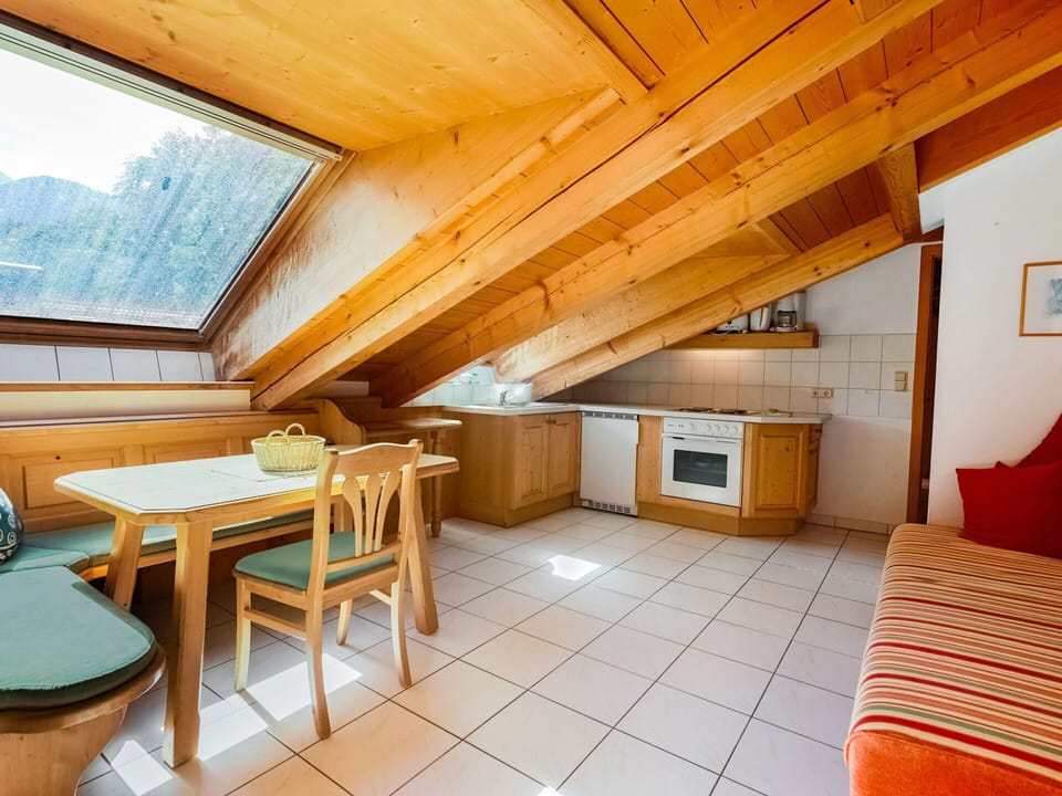 Apartment | Dining