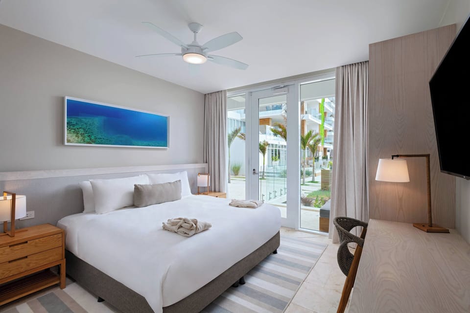 Egyptian cotton sheets, premium bedding, pillowtop beds, in-room safe