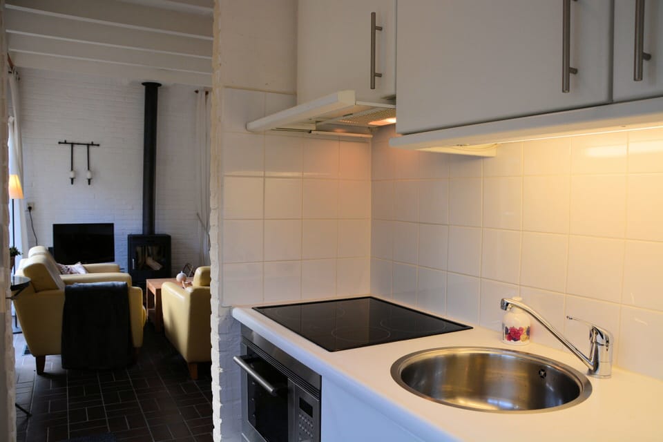Bungalow | Private kitchen | Highchair