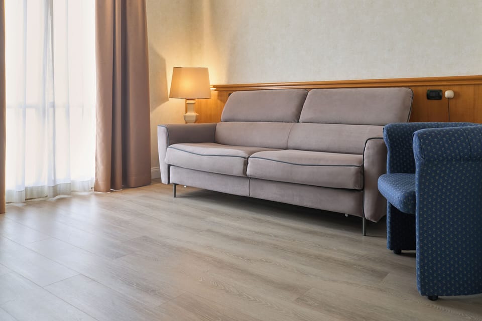 Junior Suite | Living area | 28-inch LCD TV with satellite channels, TV