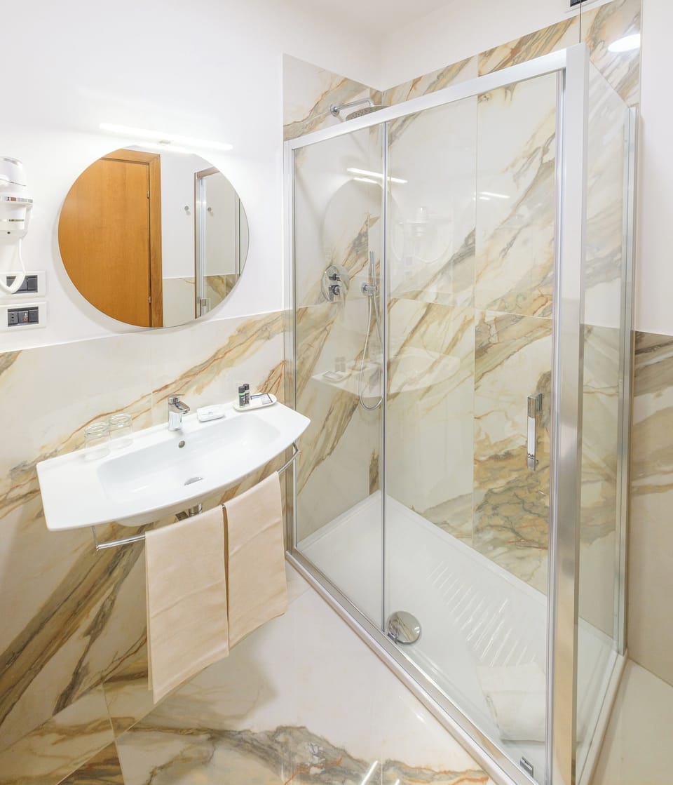 Rainfall showerhead, free toiletries, hair dryer, bidet