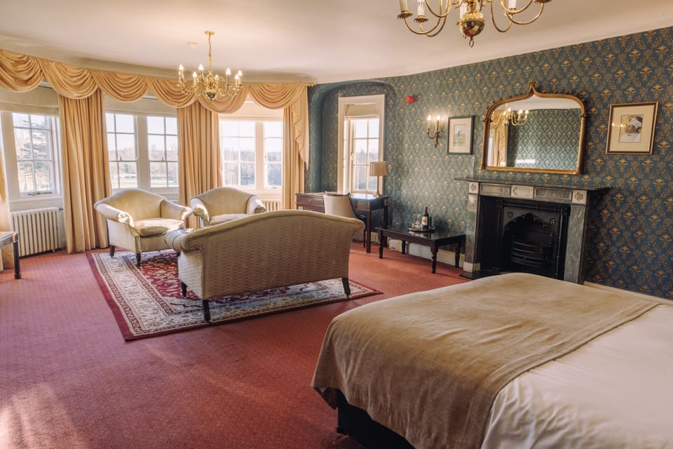 Exclusive Double Room (Main House) | Desk, iron/ironing board, free WiFi, bed sheets