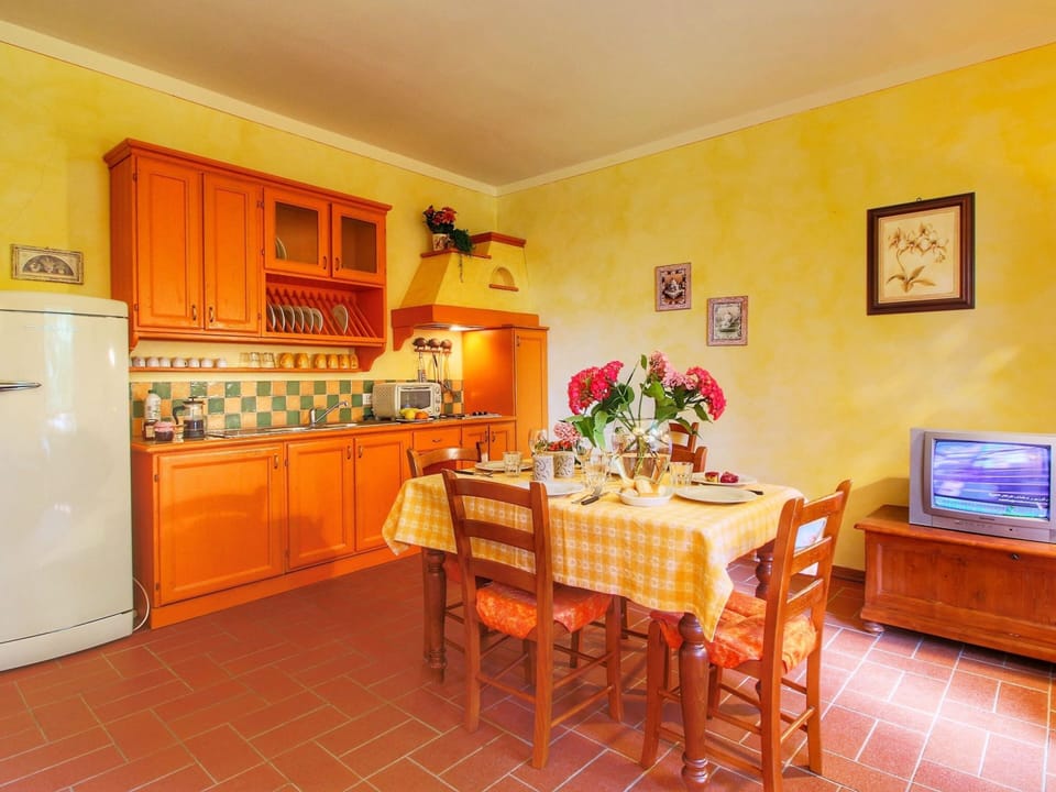 House | Private kitchen | Highchair