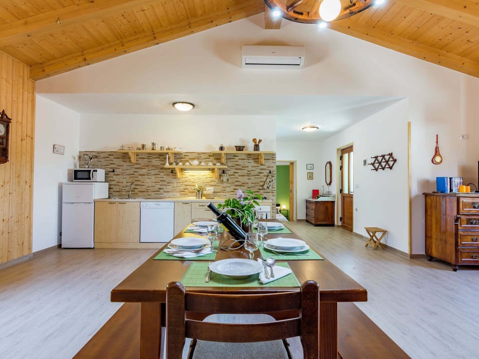Apartment | Private kitchen | Highchair, cookware/dishes/utensils