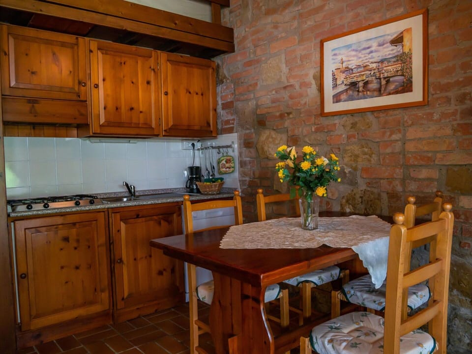 Apartment | Private kitchen | Stovetop, highchair